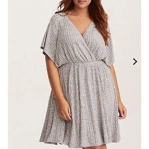 Grey ribbed knit surpluses skater dress
